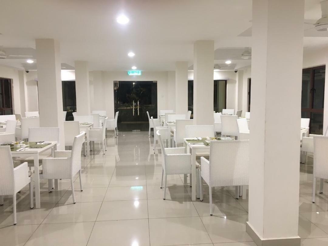 รอยัล ชูลัน เชอราติง ชาเลต์ Hotel ภายนอก รูปภาพ